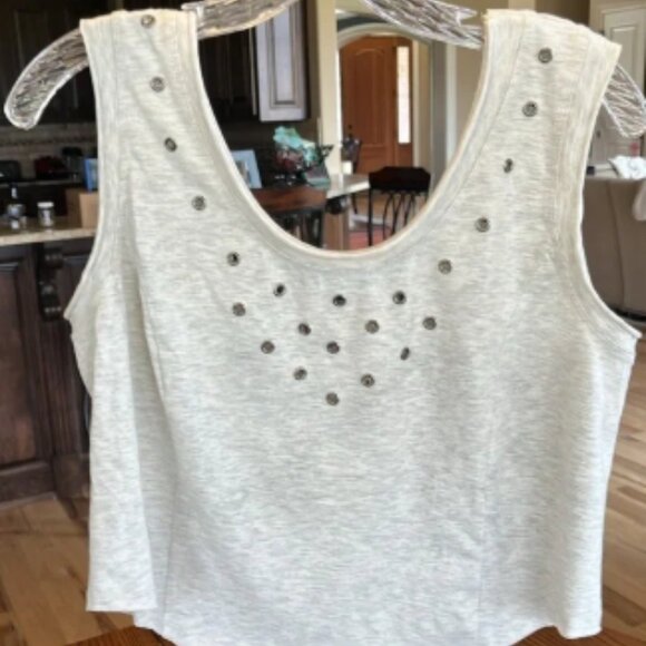 Boutique Crop Top Studded Holes New - Picture 3 of 7